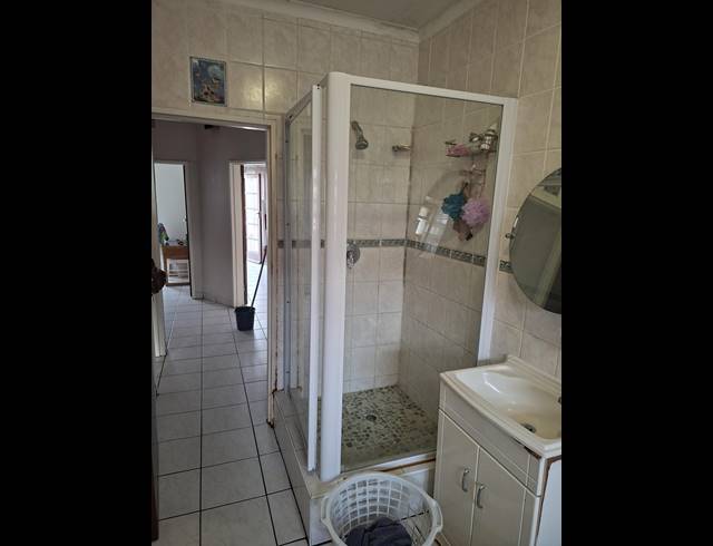 3 BEDROOM DUPLEX FOR SALE IN UVONGO BEACH